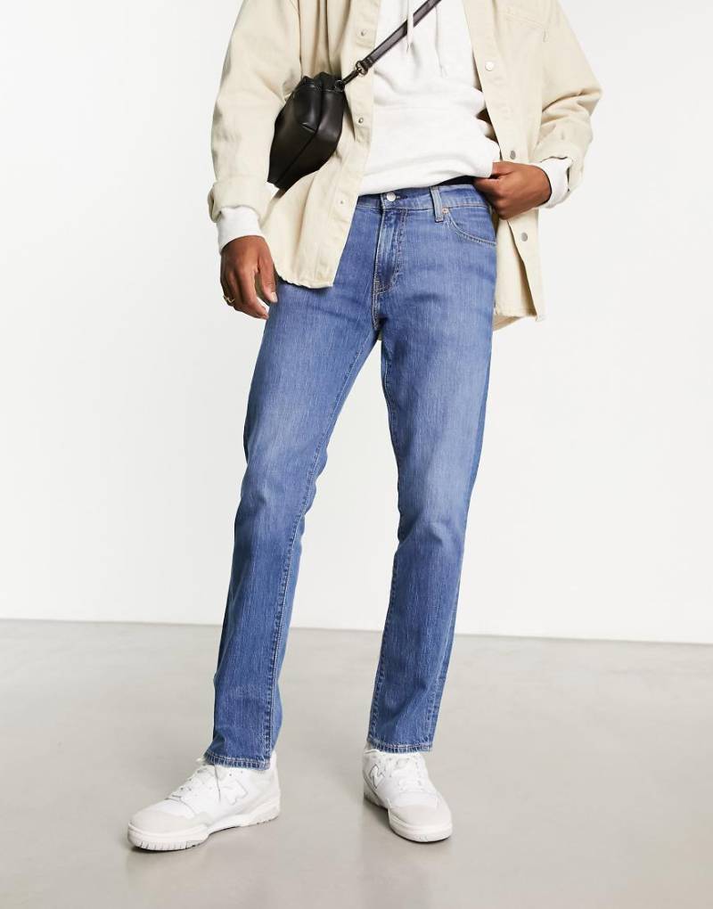 Levi's - 511 - Schmal geschnittene Jeans in mittelblauer Waschung von Levi's