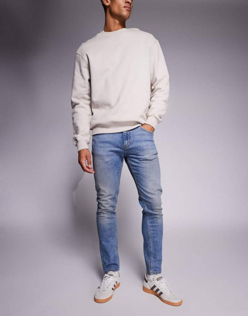 Levi's - 512 - Schmal zulaufende Jeans mit schmalem Schnitt in heller Waschung-Blau von Levi's