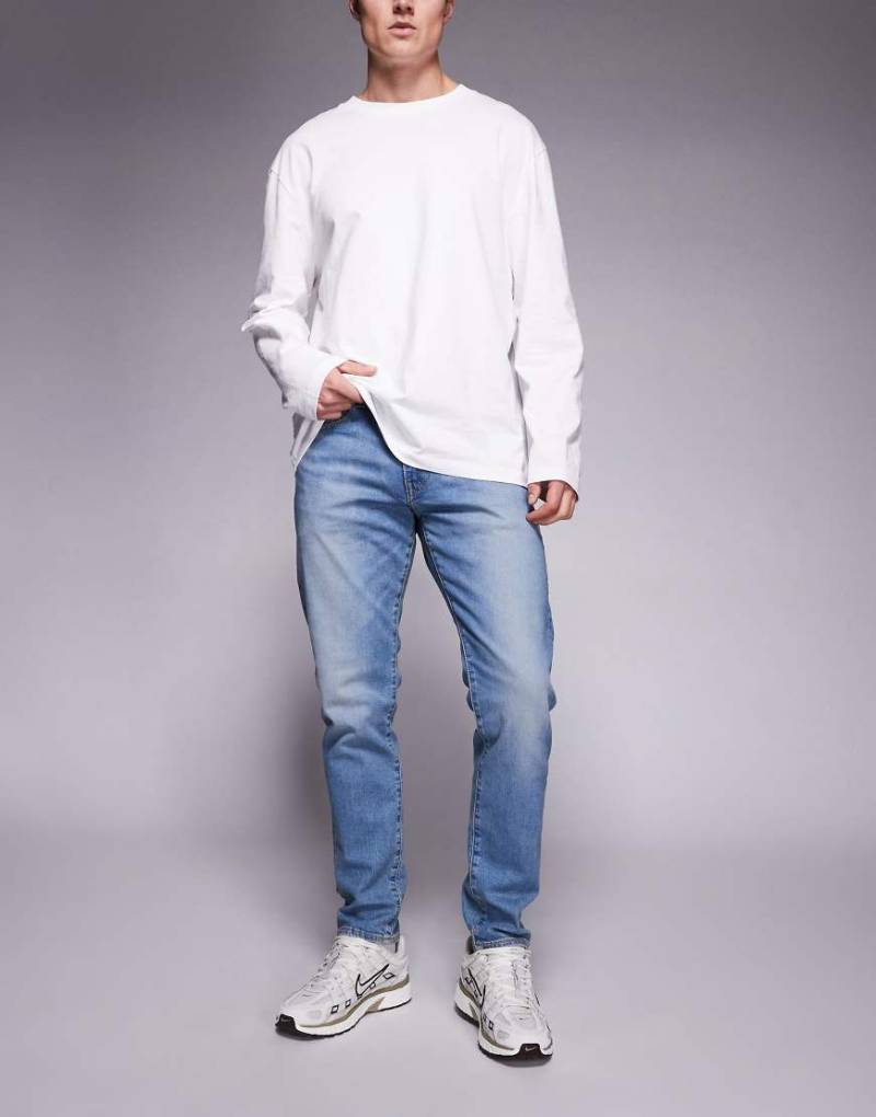 Levi's - 512 - Schmal zulaufende Slim-Fit-Jeans in hellblauer Vintage-Waschung von Levi's