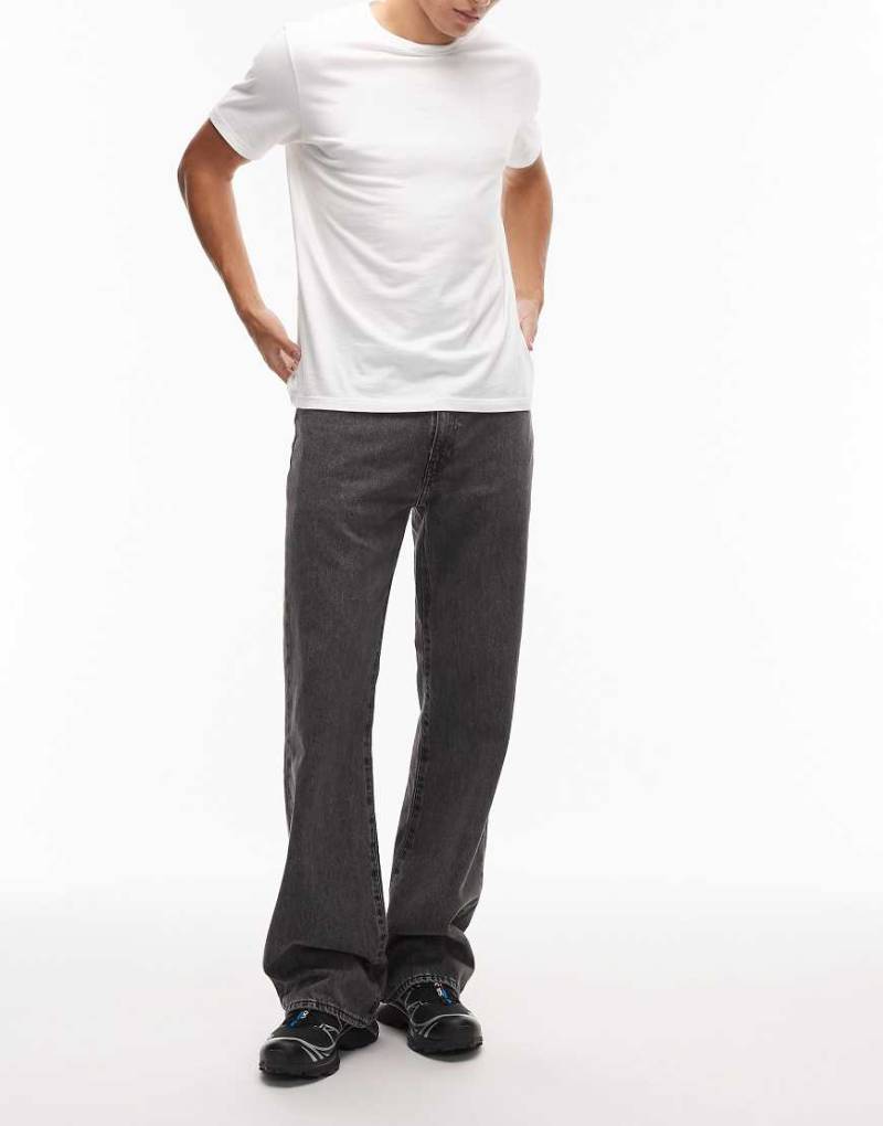 Levi's - 567 - Locker geschnittene, ausgestellte Jeans in schwarzer Waschung von Levi's