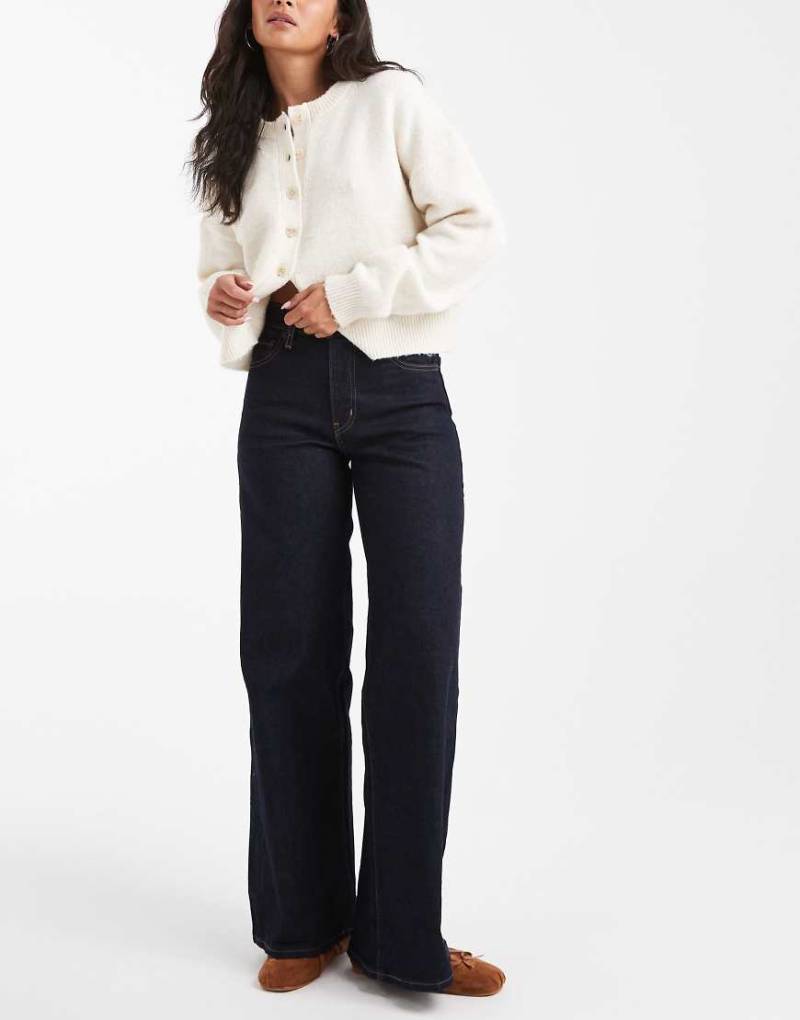 Levi's - 728 - Jeans aus Stretch mit weitem Bein und hohem Bund in dunkler Waschung-Marineblau von Levi's