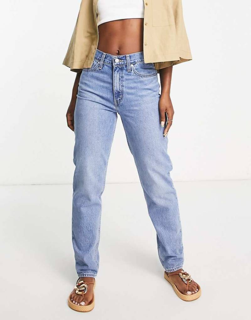 Levi's - 80's - Mom-Jeans in mittlerer Waschung-Blau von Levi's
