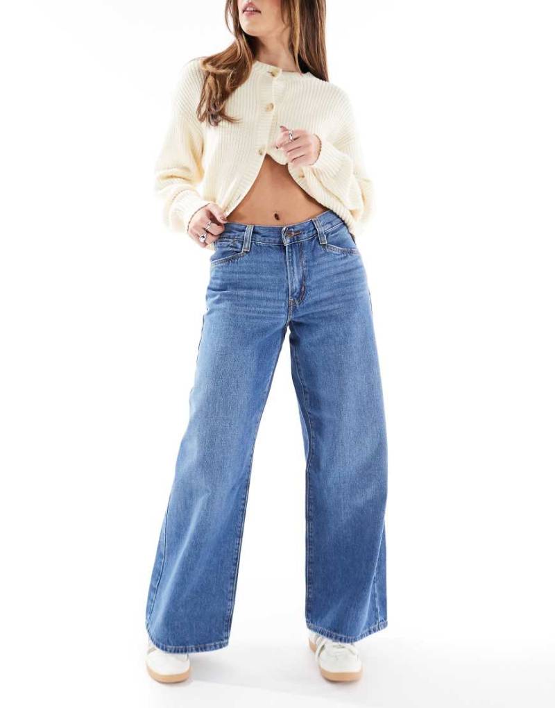 Levi's - '94 - Weit geschnittene Baggy-Jeans in mittelblauer Waschung von Levi's