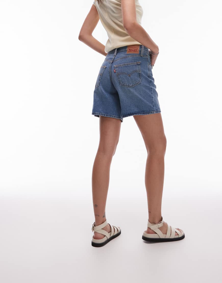 Levi's - '94 - Weite Shorts in Mittelblau Levi's - '94 - Weite Shorts in Mittelblau von Levi's