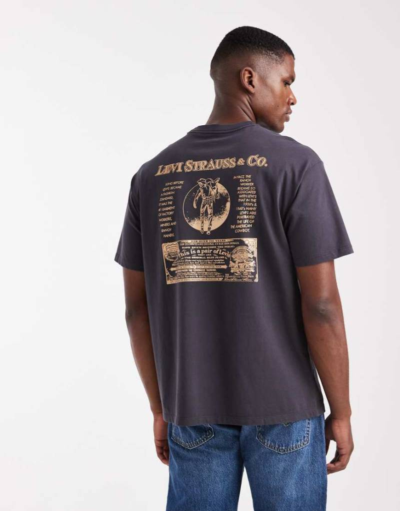 Levi's - Archiv - Oversize-T-Shirt in Schwarz mit Mann-mit-Sattel-Vintage-Print auf dem Rücken von Levi's