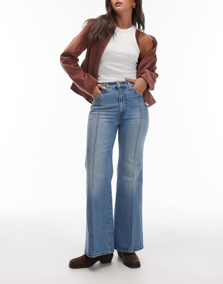 Levi's - Ribcage Bells - Ausgestellte Jeans in blauer Waschung mit hohem Bund von Levi's