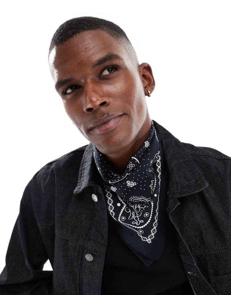 Levi's - Bandana in Schwarz mit Paisleymuster von Levi's