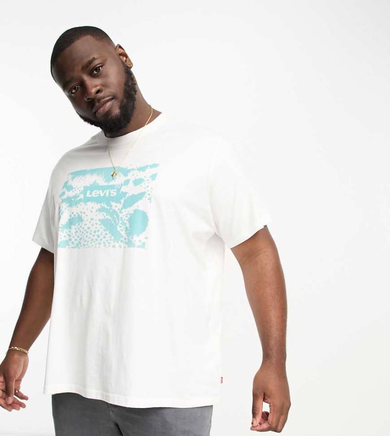 Levi's Big & Tall - T-Shirt in Weiß mit platziertem Logoprint auf der Brust von Levi's