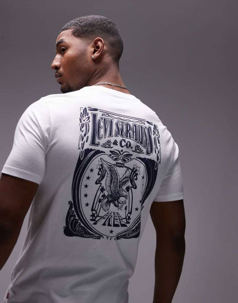 Levi's - Brin - T-Shirt in Weiß mit von der Musik inspiriertem Logoprint auf dem Rücken von Levi's