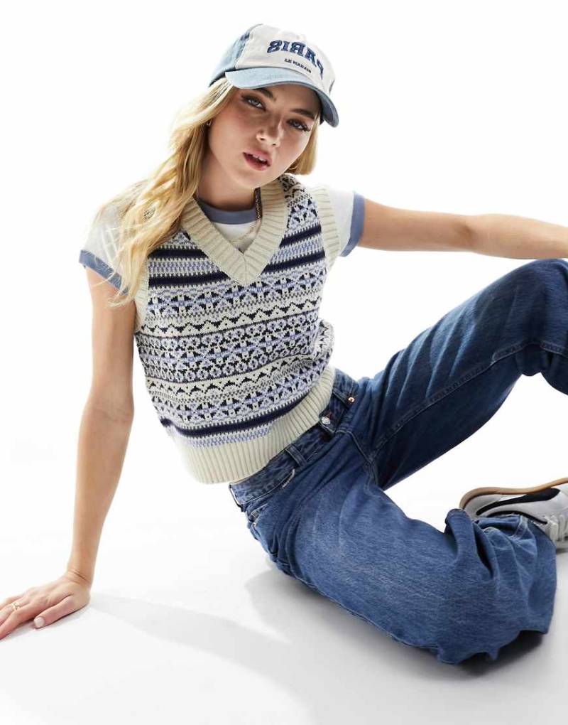 Levi's - Brynn - Trägertop aus Sweatshirtstoff mit Norwegermuster in Marineblau Levi's - Brynn - Trägertop aus Sweatshirtstoff mit Norwegermuster in Marineblau von Levi's