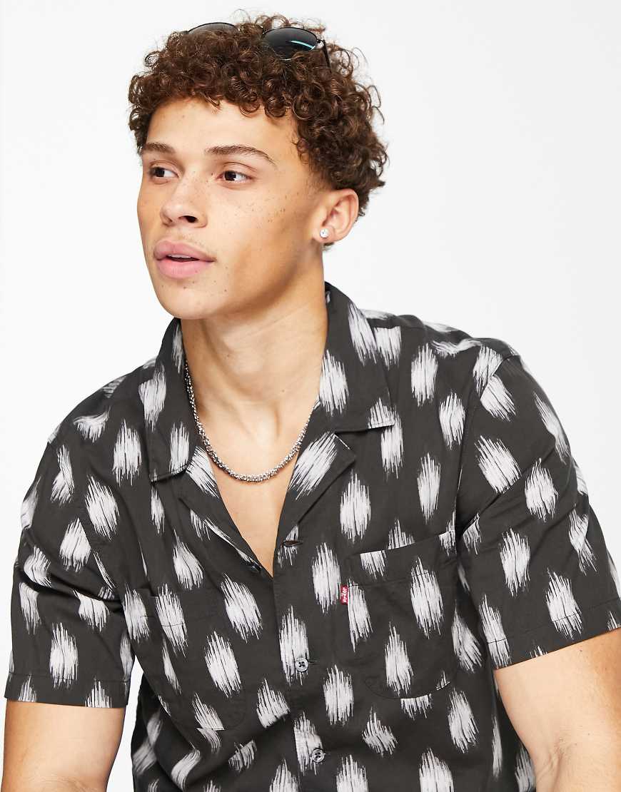 Levi's - Camper - Hemd in Schwarz mit Reverskragen und abstraktem Punktemuster von Levi's