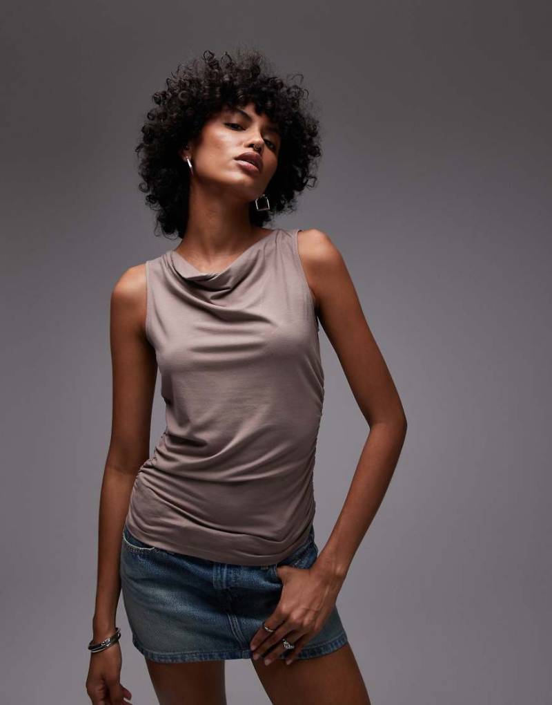 Levi's - Clea - Gerafftes Tanktop in Taupe mit Wasserfall-Ausschnitt-Braun von Levi's