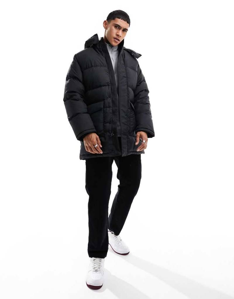 Levi's - Down Laurel - Mittellange Pufferjacke in Schwarz mit Kapuze von Levi's