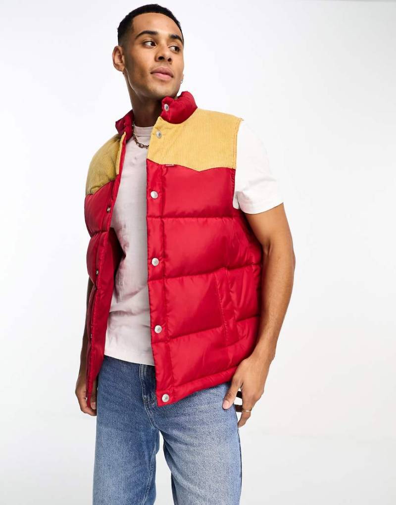 Levi's - Down - Puffer-Gilet in Rot von Levi's