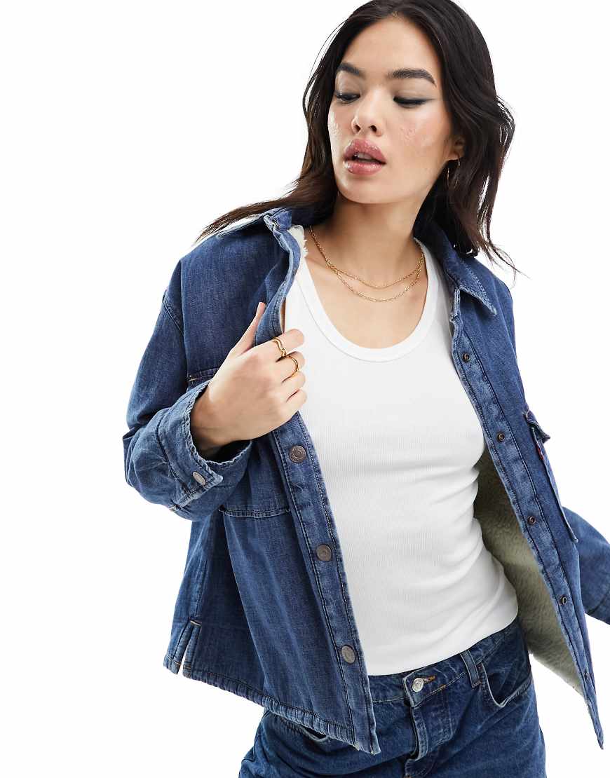 Levi's - Harrison - Denim-Hemdjacke in Blau mit Teddyfell-Futter von Levi's