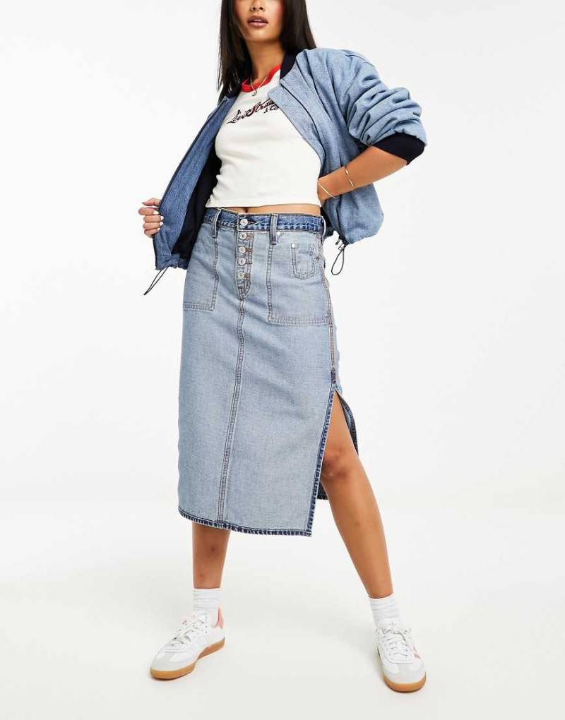 Levi's - Jeansrock in blauer Waschung mit seitlichem Schlitz, Inside-Out-Design von Levi's