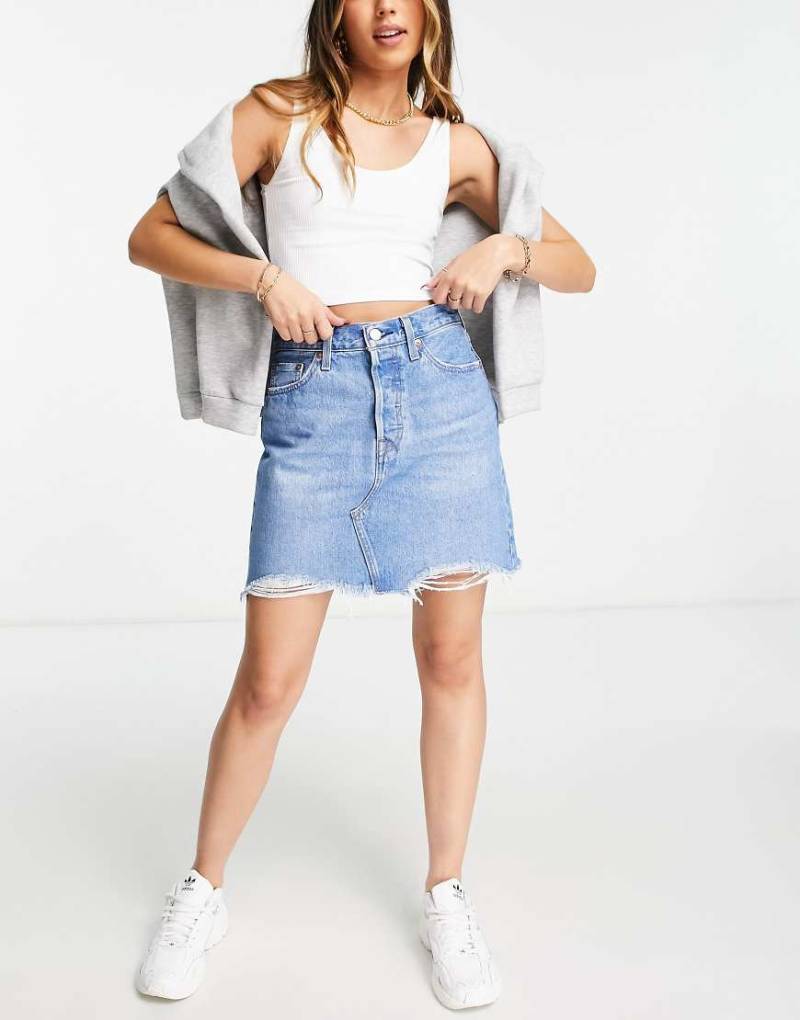 Levi's - Jeansrock in mittlerer Waschung mit unversäubertem, zerschlissenem Saum-Blau von Levi's
