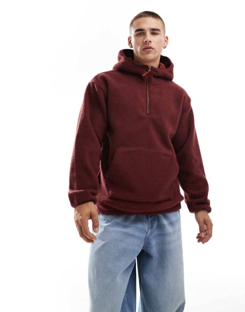Levi's - Kapuzenpullover aus Sherpa-Fleece in Burgunderrot von Levi's
