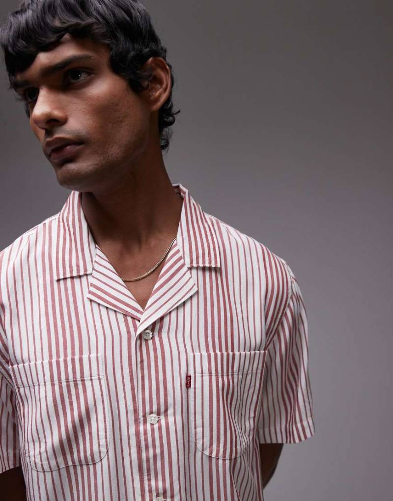 Levi's - Kurzärmliges, klassisches Camp-Hemd in Rot gestreift mit Reverskragen von Levi's