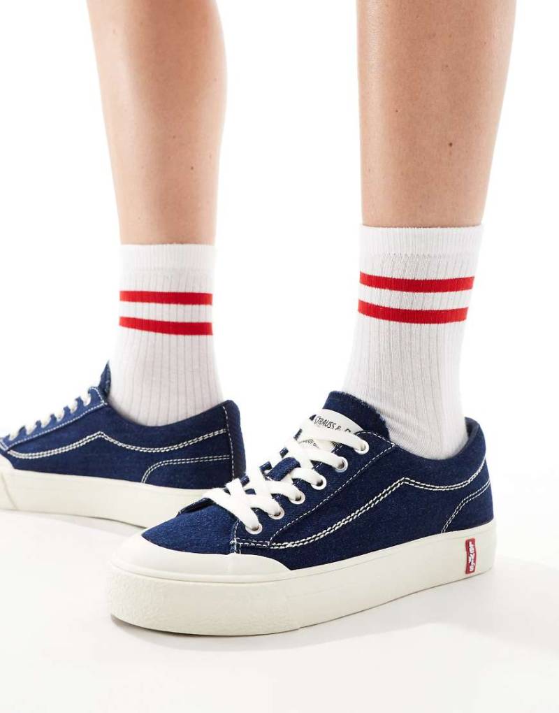 Levi's - LS2 - Jeans-Sneaker in Blau mit rotem Logo-Etikett von Levi's