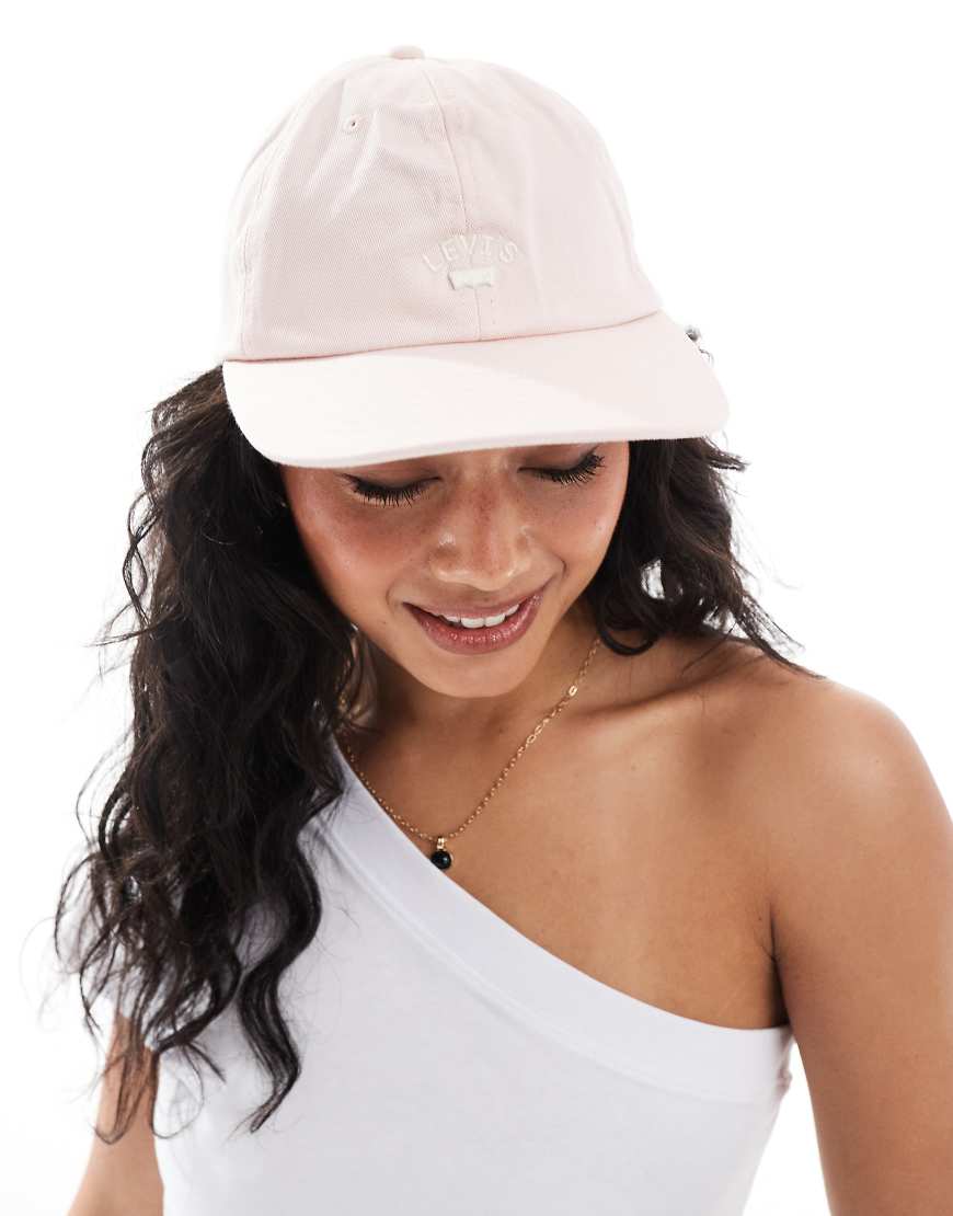 Levi's - Lazy Girl - Kappe in Hellrosa mit kleinem Logo von Levi's