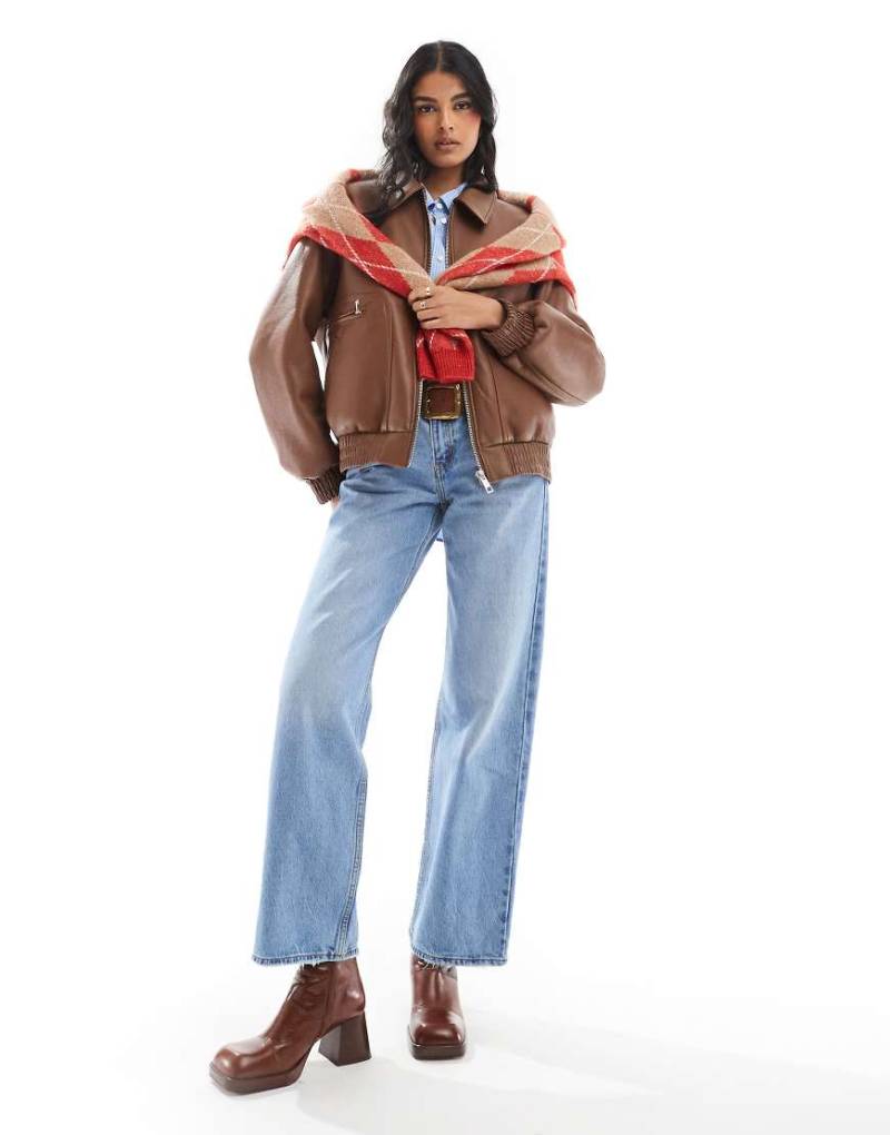 Levi's - Lockere Jeans in Hellblau mit niedrigem Bund von Levi's