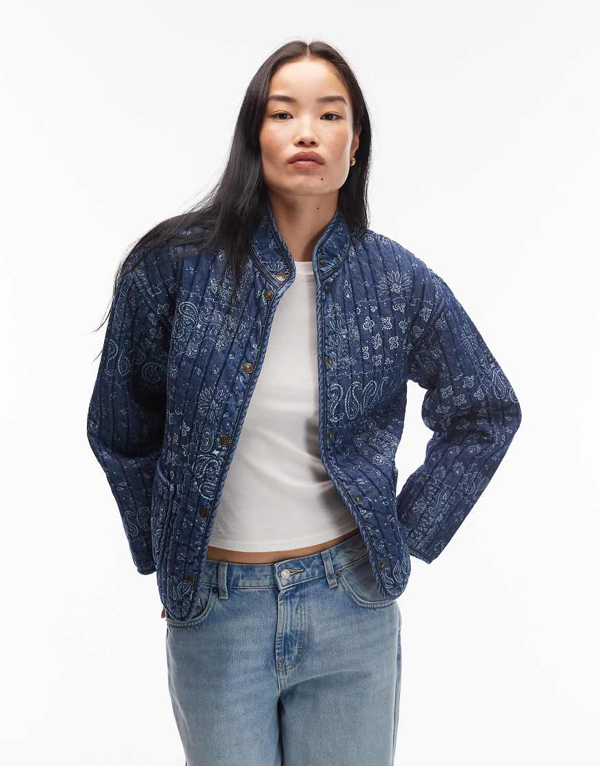 Levi's - Lottie - Leichte Steppjacke in Blau mit Blumenmuster von Levi's