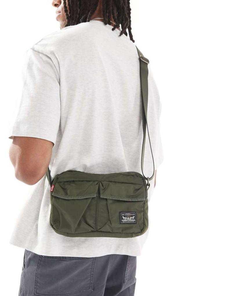 Levi's - Mission Bay - Umhängetasche in Olivgrün von Levi's
