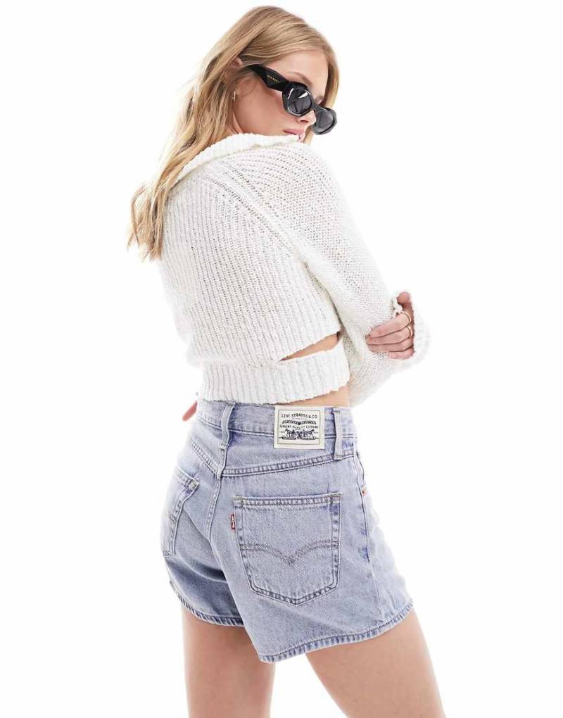 Levi's - Mom-Jeans-Shorts in Hellblau im Stil der 80er von Levi's