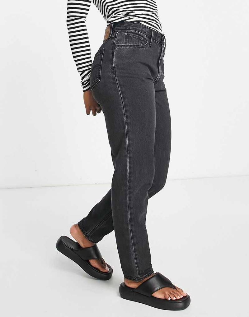Levi's - Mom-Jeans im 80er-Stil in verwaschenem Schwarz von Levi's