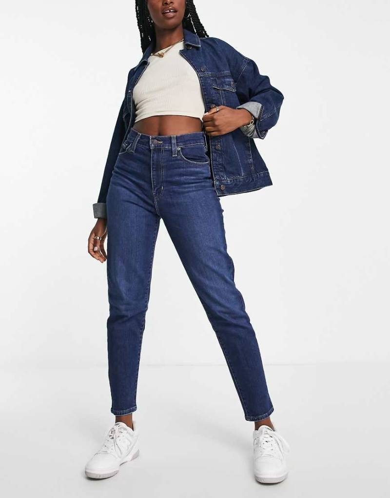 Levi's - Mom-Jeans in dunkelblauer Waschung mit hohem Bund-Marineblau von Levi's
