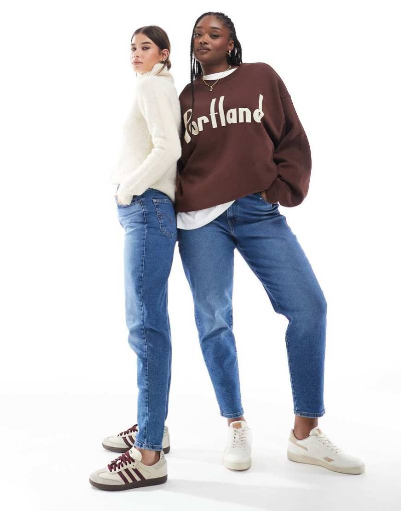 Levi's - Mom-Jeans mit hohem Bund in mittlerer Waschung-Blau von Levi's