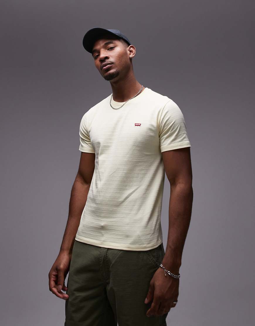 Levi's - Original - Gestreiftes T-Shirt in Gelb mit Noppenstruktur und Fledermaus-Logo Levi's - Original - Gestreiftes T-Shirt in Gelb mit Noppenstruktur und Fledermaus-Logo von Levi's