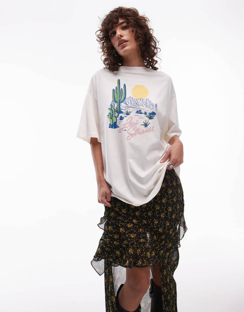 Levi's - Oversize-T-Shirt in Weiß mit Wüstenprint von Levi's