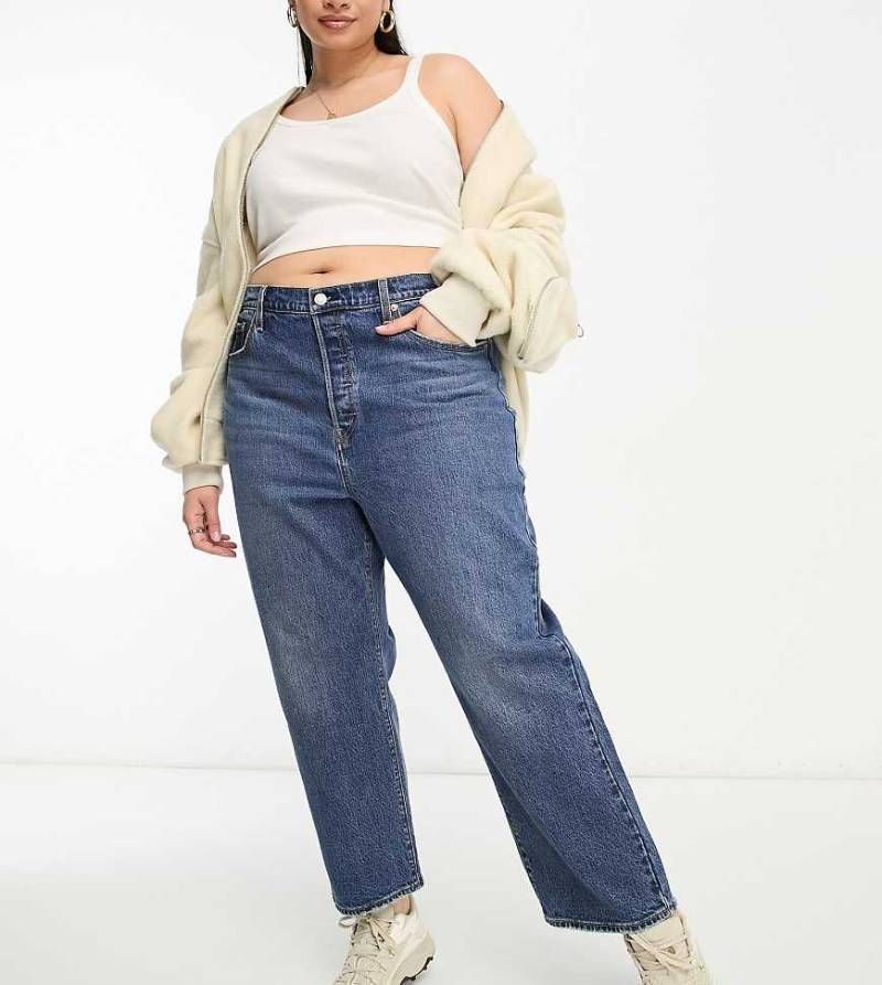 Levi's Plus - Ribcage - Jeans in verwaschenem Mittelblau mit geradem Schnitt Levi's Plus - Ribcage - Jeans in verwaschenem Mittelblau mit geradem Schnitt von Levi's