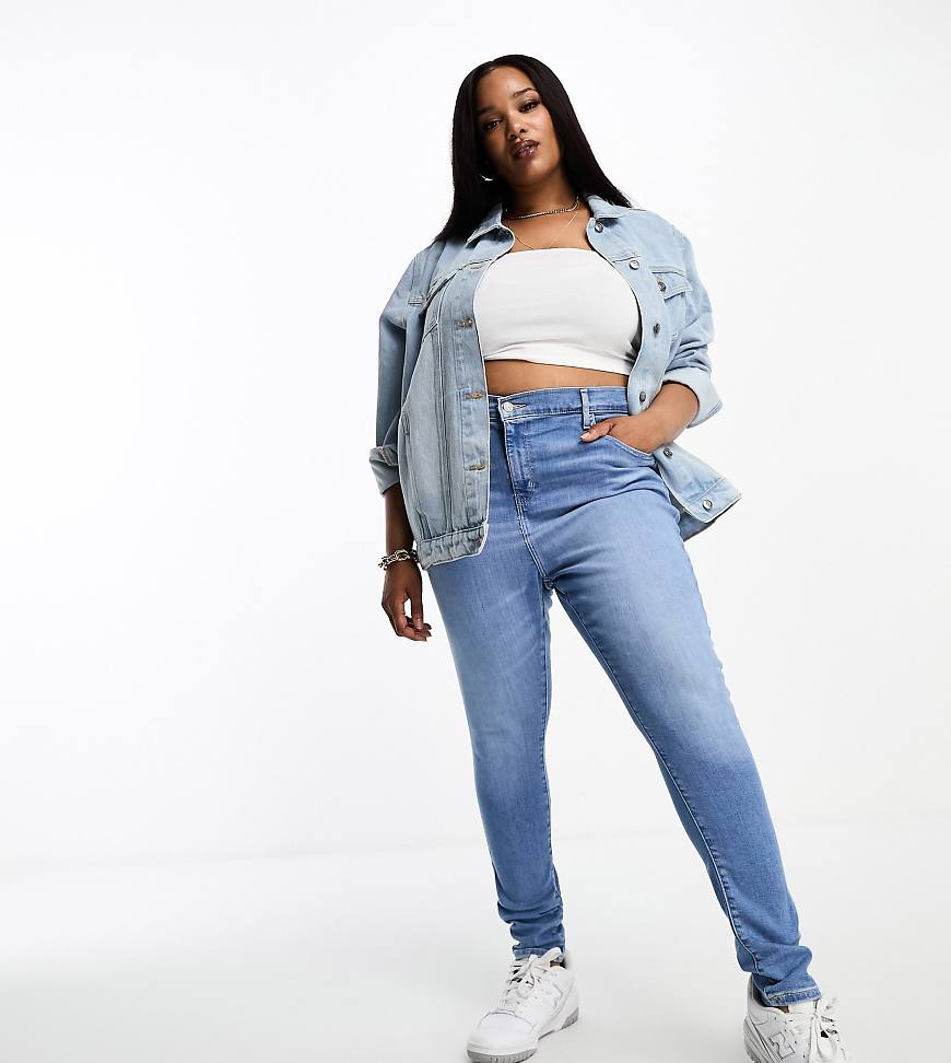 Levi's Plus - Sehr eng geschnittene Jeans in hellblauer Waschung mit hohem Bund von Levi's