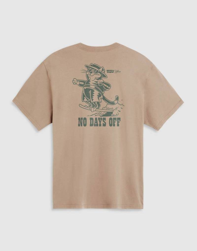 Levi's - Relaxed Fit T-Shirt in Braun mit „No days off"-Rückenprint von Levi's