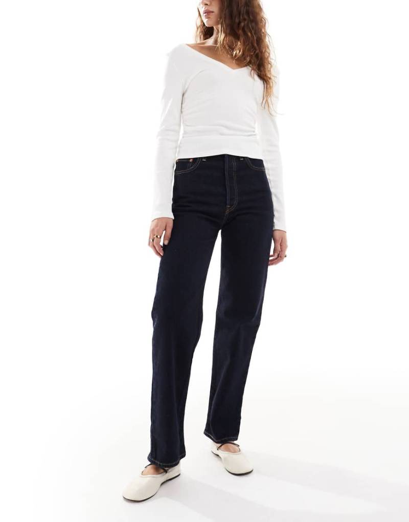 Levi's - Ribcage - Straight Jeans in Indigoblau mit langem Schnitt-Marineblau von Levi's