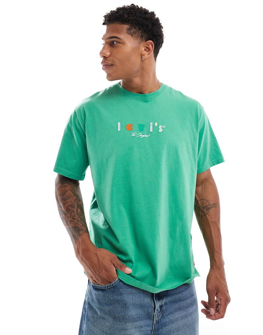 Levi's - T-Shirt in Dunkelgrün mit buntem, mittigem Logo Levi's - T-Shirt in Dunkelgrün mit buntem, mittigem Logo von Levi's