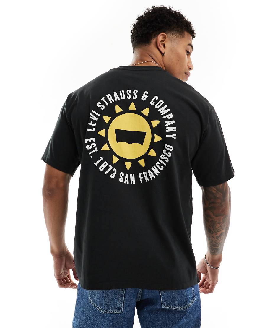 Levi's - T-Shirt in Schwarz mit mittigem Sonnen-Logoprint und Rückenprint von Levi's