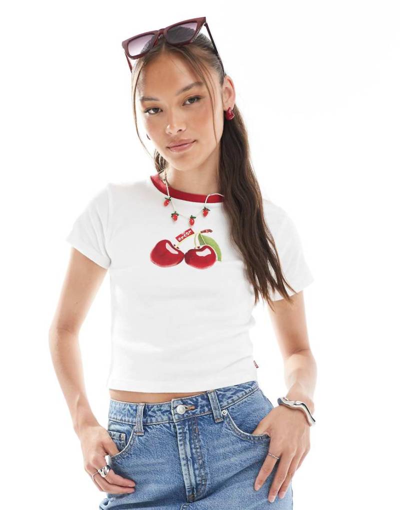 Levi's - T-Shirt in Weiß mit Kirschen-Print von Levi's