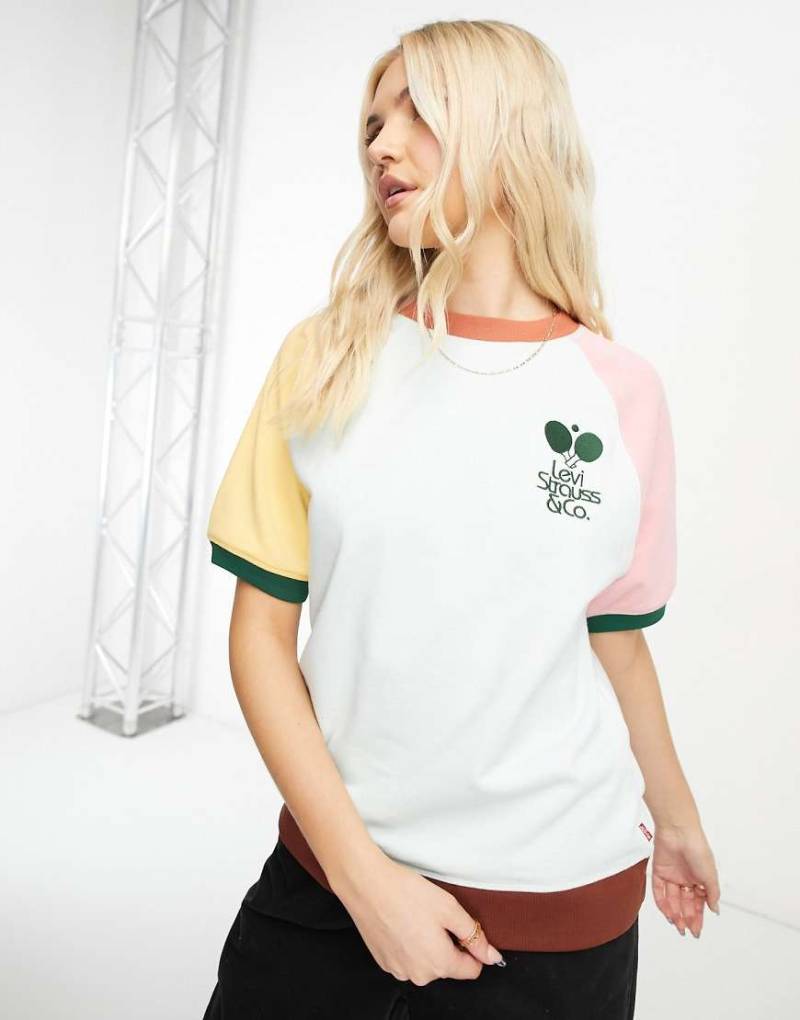 Levi's - T-Shirt mit Grafik und buntem Farbblockdesign von Levi's