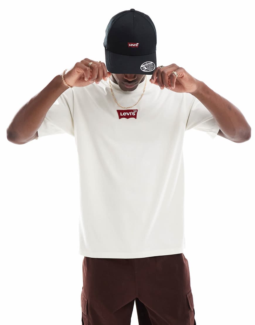 Levi's - T-Shirt mit Vintage-Schnitt in Creme und mittigem Fledermaus-Logostickerei-Neutral von Levi's