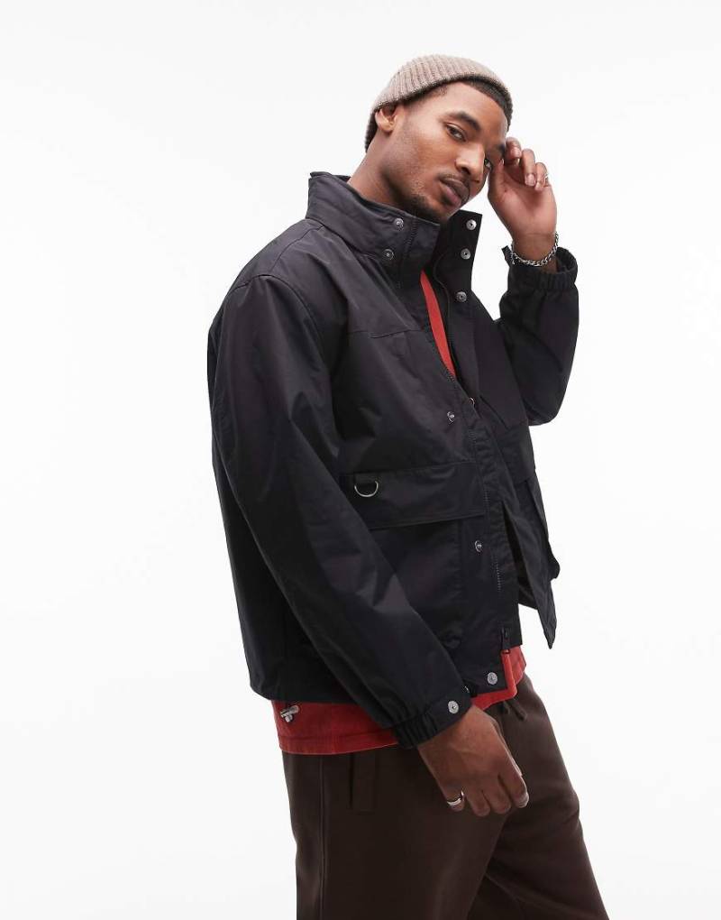 Levi's - Tehama - Utility-Regenjacke in Schwarz mit Kapuze von Levi's