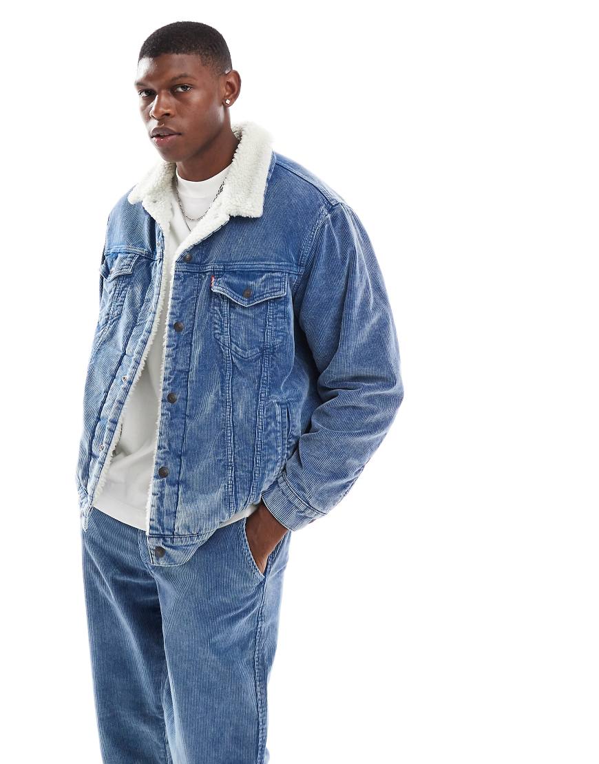 Levi's - Truckerjacke aus Denim-Cord in Blau mit Besatz aus Lammfellimitat, Kombiteil Levi's - Truckerjacke aus Denim-Cord in Blau mit Besatz aus Lammfellimitat, Kombiteil von Levi's