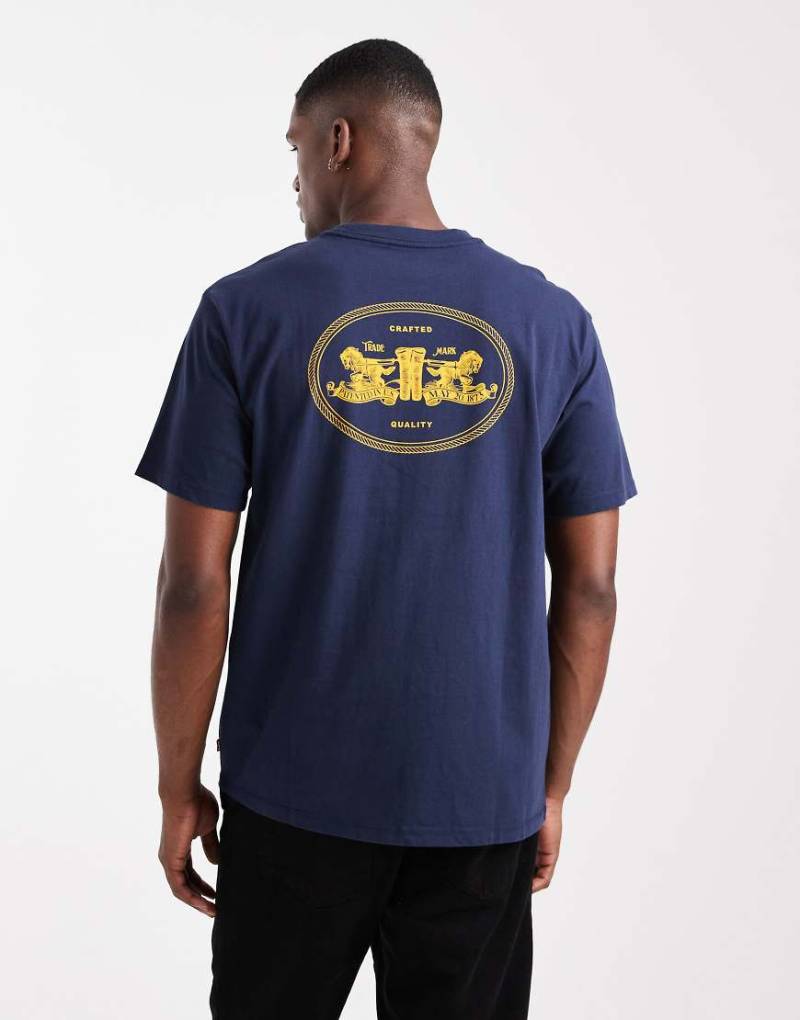 Levi's - Vintage-Oversize-T-Shirt in Marineblau mit 2-Pferde-Logo-Badge auf der Rückseite von Levi's