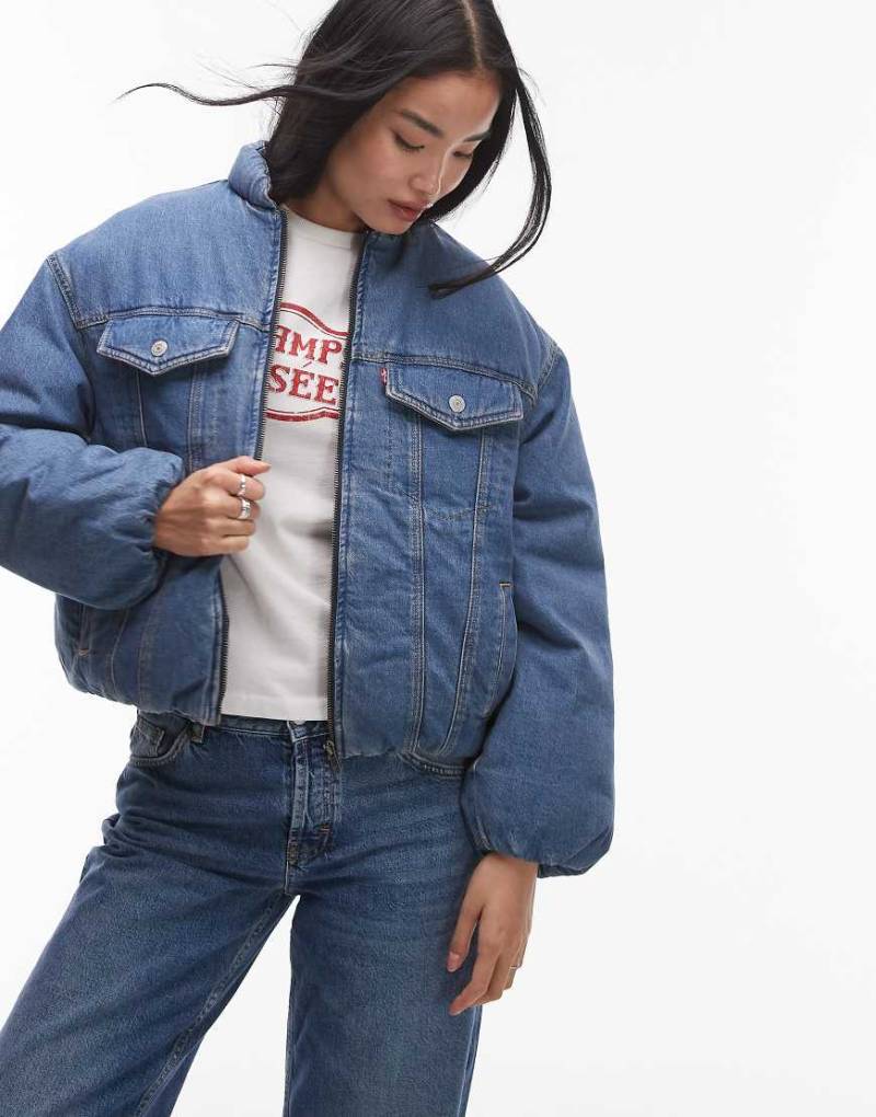 Levi's - Wattierte Trucker-Jeansjacke im 90er-Stil in Mittelblau von Levi's