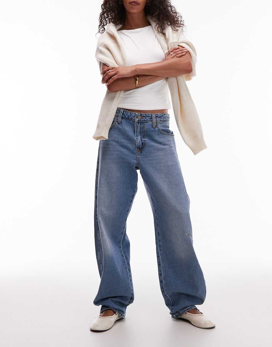 Levi's - Weite Barrel-Leg-Jeans in verwaschenem Blau von Levi's