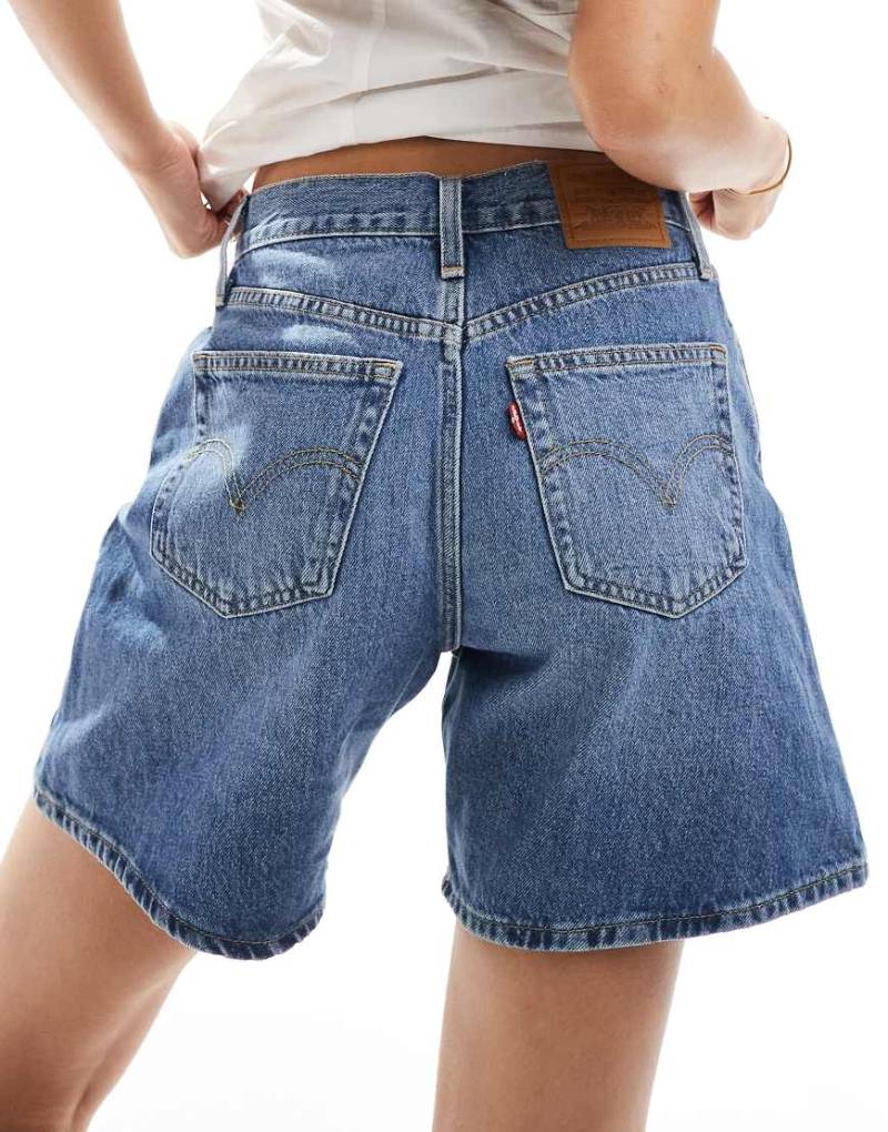 Levi's - Weite Jeans-Shorts in Mittelblau mit hohem Bund von Levi's