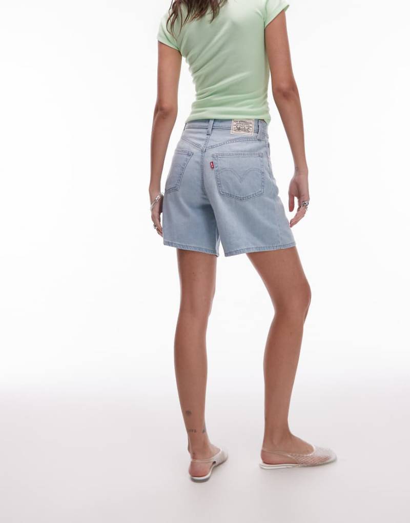 Levi's - Weite Jeansshorts in Hellblau mit hohem Bund von Levi's